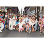 Vecinos de La Virgen del Camino celebraron su particular y veraniego carnaval, con temperaturas de Río de Janeiro.