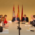 Un momento de la constitución de la comisión. DL