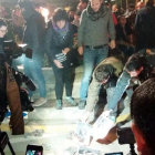 Queman fotos del Rey en Banyoles para celebrar la sentencia de Estrasburgo.