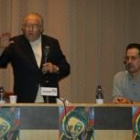 El filósofo Gustavo Bueno, junto al catedrático Manuel Esteban Sánchez, durante su ponencia de ayer