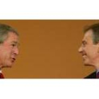 George W. Bush y Tony Blair, ayer en la rueda de prensa conjunta ofrecida en Londres