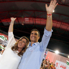 Susana Díaz y Pedro Sánchez, ayer en Almería.