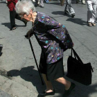 En la actualidad, la ratio entre cotizantes por pensionistas ha retrocedido en cerca de una década en España.