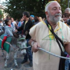 El paseo en burro es una de las actividades que más sorprende a los pequeños en el Cid.