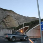 El deslizamiento de la ladera afecta a tres hectáeras y la grieta superior está a 125 metros de altu