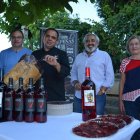 Acto de maridaje de vino y cecina, ayer en Pajares. MEDINA