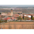 De izquierda a derecha y de arriba a abajo, plaza Mayor con la popular ‘mona’ y la iglesia parroquial al fondo, vista panorámica del pueblo, ermita de La Piedad, lavadero, grupo de pandereteras de Villademor y un palomar.