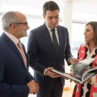 El consejero cántabro de Sanidad, y los titulares de Presidencia de Castilla y León y Cantabria.