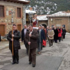 Marcos Martínez, en el centro con la cruz, presidió la procesión