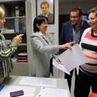 Rita Prada y Ángela Marqués, junto al senador Ibán García y la diputada Helena Castellanos.