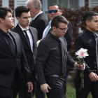 Estudiantes del instituto de Parkland acuden al funeral por su compañera Alaina Petty, de 14 años, una de las víctimas mortales del tiroteo.