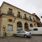 Imagen exterior de la emblemática Casa de las Carnicerías en pleno corazón del barrio Húmedo. MARCIANO PÉREZ
