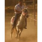 Uno de los jinetes que participó en la carrera de cintas de Riello