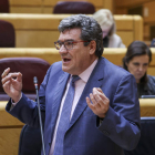 el ministro José Luis Escrivá en el Senado esta misma semana. KIKO HUESCA