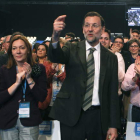 Javier Arenas, Elvira Fernández, esposa de Mariano Rajoy, éste y Dolores de Cospedal, tras ser reelegido presidente del PP.