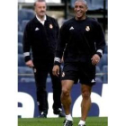 Roberto Carlos, junto a Del Bosque, se perderá el partido por una lesión