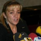 Isabel Carrasco, en una imagen de archivo, durante una comparecencia ante los medios de comunicación