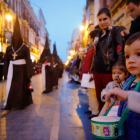 Las cofradías se preparan para la Semana Santa de León. RAMIRO