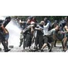 Algunos manifestantes convirtieron en violenta la protesta, inicialmente pacífica