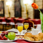 El desayuno debe incluir lácteos, cereales y frutas. DL
