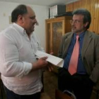 Miguel Ángel Fernández, ayer con José María González Suárez