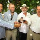 Juan Mora, Javier Izquierdo, Pedro García Trapiello y Ricardo del Río, ayer en Villadecanes.