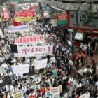 Miles de chinos protestan por la publicación de los libros de texto