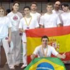 La competición de capoeira celebrada en París fue exitosa para León