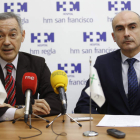 Serafín de Abajo Olea y Jesús Sanz, director de HM Regla, ayer en la rueda de prensa. JESÚS F. SALVADORES