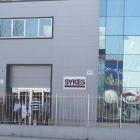 La entrada principal al centro de Sykes, en la avenida de Los Escritores de Ponferrada.