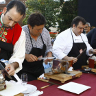Imagen de archivo de un concurso de cortadores organizado por la IGP Cecina de León en la capital de la provincia.