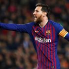 El jugador del Barcelona Lionel Messi marca el camino para el nuevo año. ALEJANDRO GARCÍA