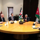 Reunión del rey Abdullah y Kushner en el palacio real de Jordania.