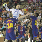Costoya, ante el Barça en la Copa Asobal, es uno de los jugadores que acaban contrato. SECUNDINO PÉREZ