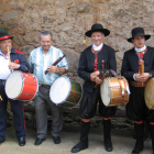 Imagen de archivo de tamborileros bercianos. L. DE LA MATA