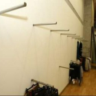 Imagen de archivo del robo producido el pasado mes de octubre en esta boutique del centro de Ponferr