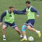 A pesar de retirarse del campo en Pamplona por problemas de rodilla, Andy entrenó ayer con normalidad. L. DE LA MATA