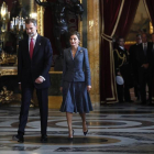 Los Reyes a su llegada a la tradicional recepción ofrecida hoy en el Palacio Real con motivo del Día de la Fiesta Nacional