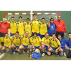 Los judocas leoneses posan con sus trofeos a la finalización del Campeonato de Castilla y León.