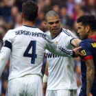 Sergio Ramos, Pepe y Dani Alves, en el Bernabéu.