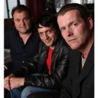 Los miembros de la banda británica Dodgy.