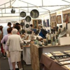 Expositores de la feria de la cerámica creativa de Cistierna.