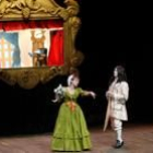 Una escena de la ópera «Fantochines», en el Auditorio de León