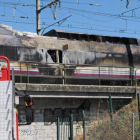 Estado en el que quedó el tren tras el incendio.