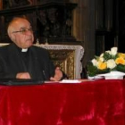 José Anta Jares pronunciando el pregón de la Pasión en la Catedral