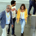 La nueva vicepresidenta del PDECat, Miriam Nogueras, junto al conseller de Interior, Miquel Buch.