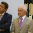 Riesco, en primer término el jueves en la inauguración del hotel Celuisma, con Ismael al fondo.