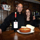 José y su hija Silvia en el Mesón La Braña.