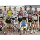 Parte de la representación de atletas leoneses que disputaron los 10 Kilómetros Villa de Laredo. CAÑI