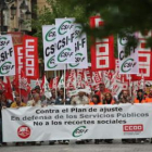 Manifestación de trabajadores en León en contra del recorte salarial para los funcionarios.
